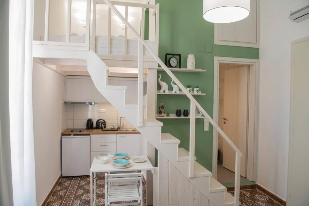 The Little Big Apartment In The Heart Of Heraklion Exteriör bild