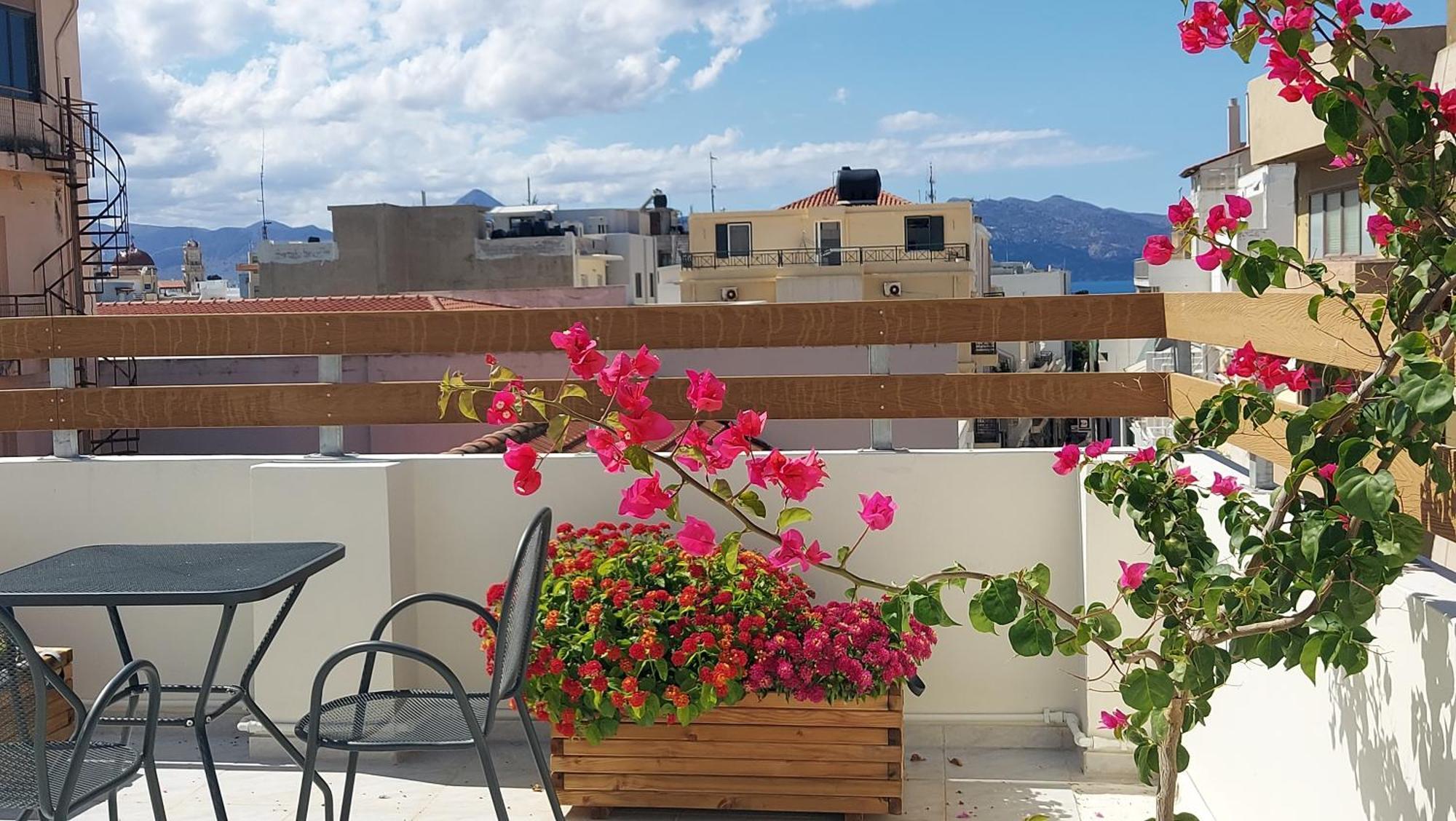 The Little Big Apartment In The Heart Of Heraklion Exteriör bild