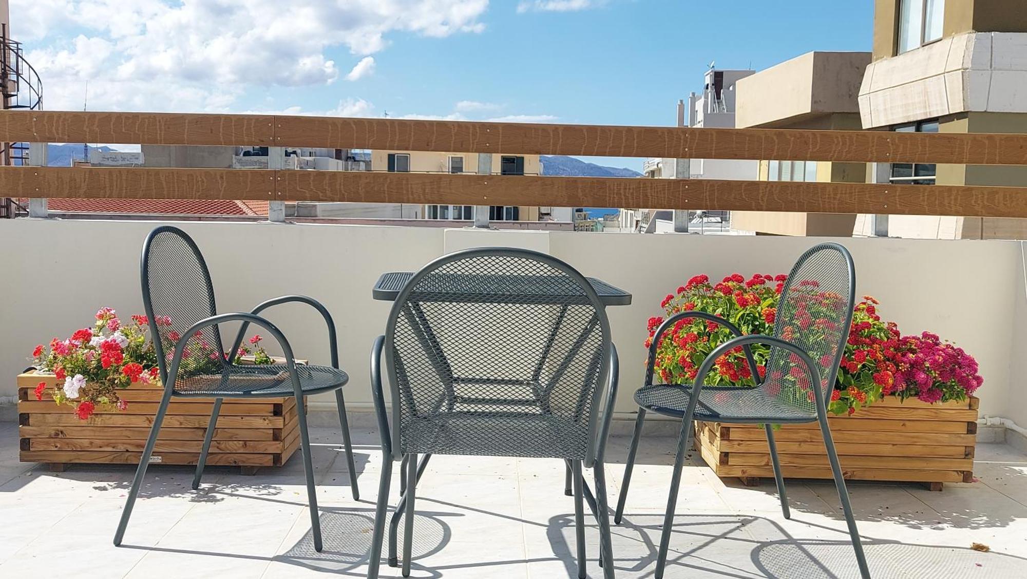 The Little Big Apartment In The Heart Of Heraklion Exteriör bild